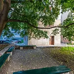 Anna Apartment *