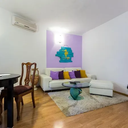 Anna Apartment